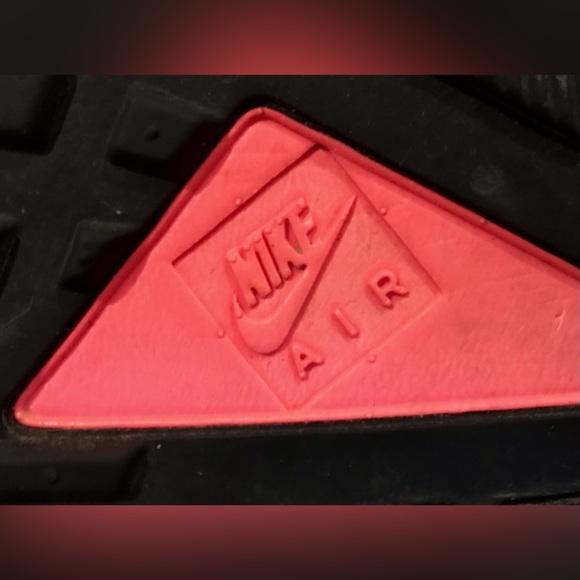 NWOT Nike Air Huarache Black & Neon Accented Zip-Up Textured Sneakers - 8.5 - Picture 13 of 13